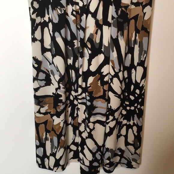 Beautiful Lucy & Laurel sleeveless summer dress! - Picture 3 of 7